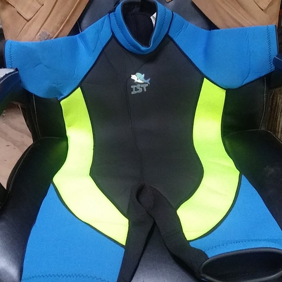 Kids wetsuit - Picture 1 of 3